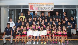 ふれあいスポーツセンターでの報告会後の記念撮影